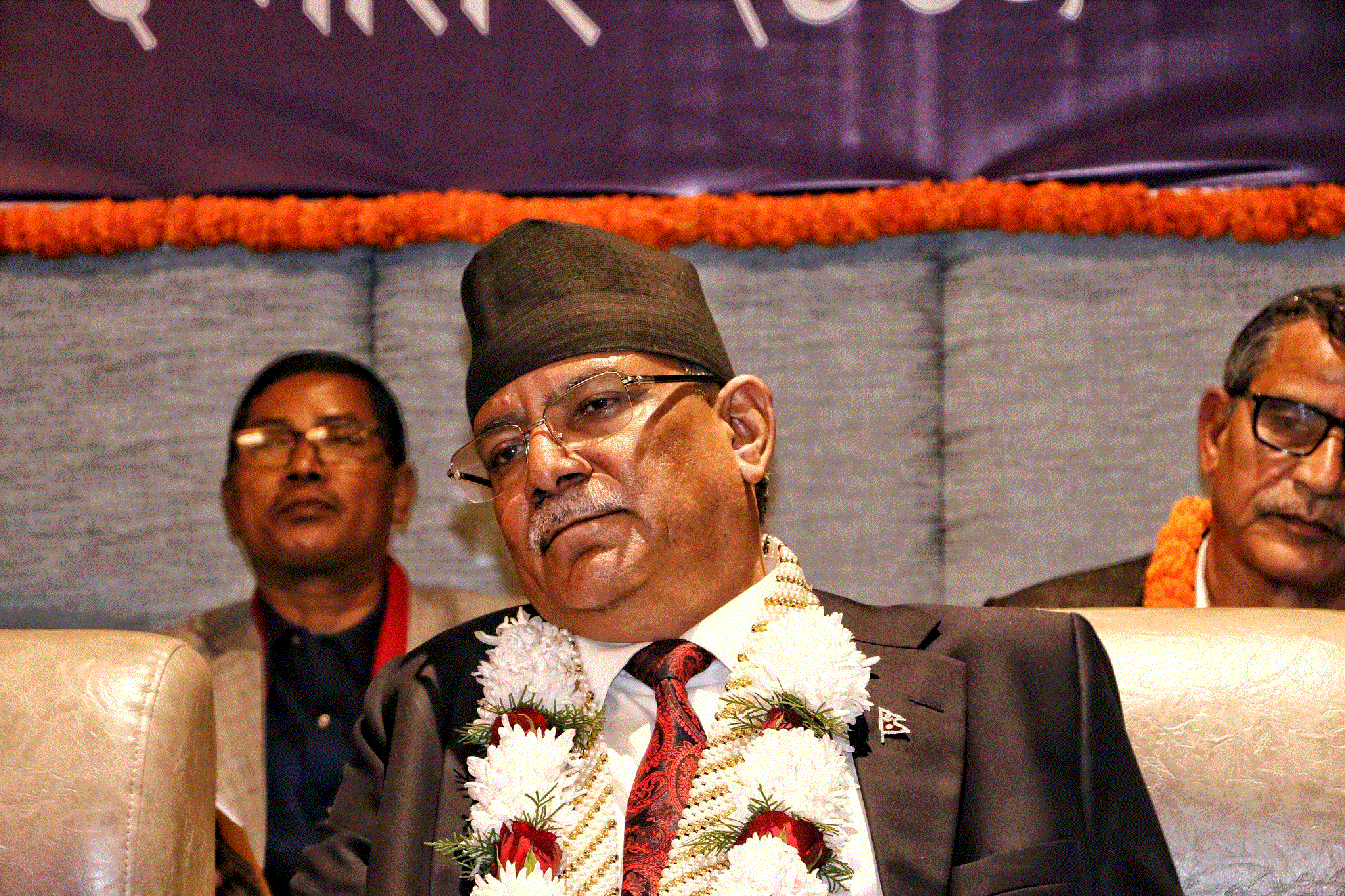 ओलीलाई प्रचण्डको कटाक्षः पार्टी फुटाएर तीन टुक्रा बनाउने, नाम चाहीँ एकता महाधिवेशन राख्ने !